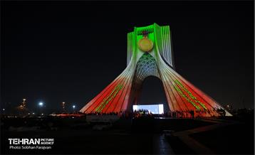 نورافشانی جشن پیروزی انقلاب اسلامی در میدان آزادی 44