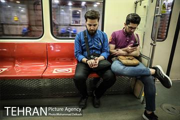 عبادت و خدمت؛ ایستگاه مترو امام خمینی(ره) 18