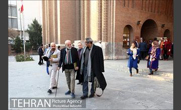 نمایشگاه قلمی چند از گنجینه ملک مدنی 22