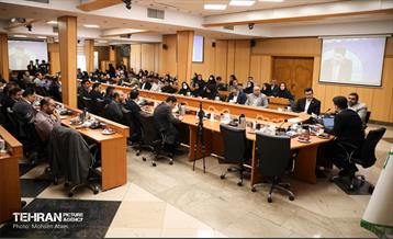 نشست «در مدار بهره‌وری» 33