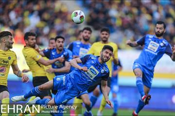 دیدار تیم های استقلال تهران و سپاهان اصفهان 10