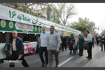 خدمت رسانی مواکب منطقه۱۶ به نمازگزاران عید سعید فطر 16