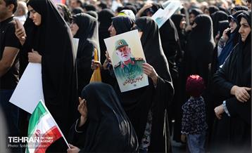 مراسم تشییع پیکر شهید سردار عباس نیلفروشان - 2 22