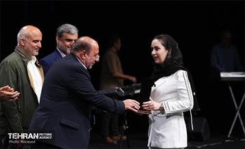 آئین تجلیل از پرستاران فعال در جنگ 12 روزه تحمیلی 33