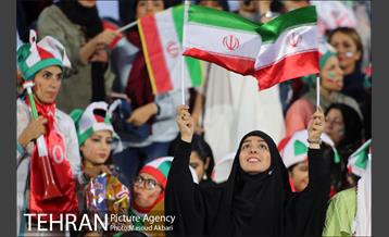 اولین حضور بانوان در رقابت های ملی فوتبال ایران 2 4