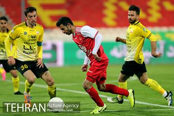 دیدار تیم های فوتبال پرسپولیس و سپاهان 12