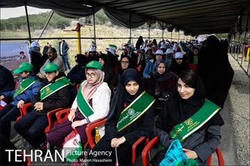 آیین غرس پنچ هزار اصله نهال در اراضی جنگل لویزان 1