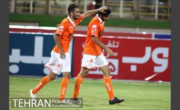 دیدار سایپا و گسترش فولاد در لیگ برتر فوتبال 25