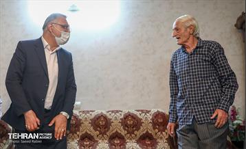 حضور شهردار تهران در منزل آتش نشان شهید مرتضی حیدری 9