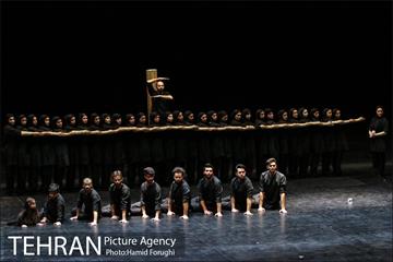 نمایش "من" در پردیس تئاتر تهران (خاوران) 32