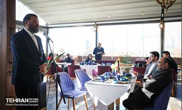 تور تهرانگردی ویـژه خانواده دیپلماتیک در منطقه 22