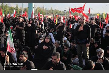 اقامه نماز بر پیکر آقای شهید ایران - 1 73