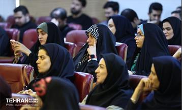 نشست صمیمانه شهردار تهران با خبرنگاران 13