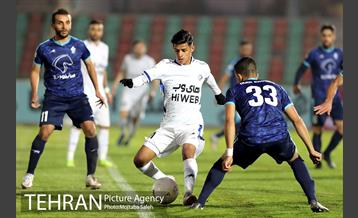 دیدار تیم های فوتبال پیکان و استقلال تهران 21