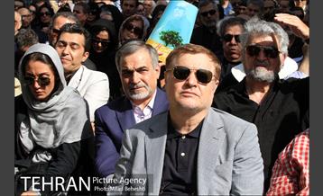 بدرقه عباس کیارستمی به خانه ابدی‎ 20