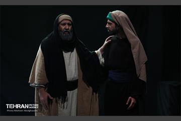 نمایش آیینی خانه ای از گل و اندوه 36