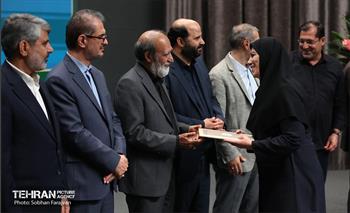 آیین تجلیل از برگزیدگان فصل تابستان مناطق ۲۲ گانه 13