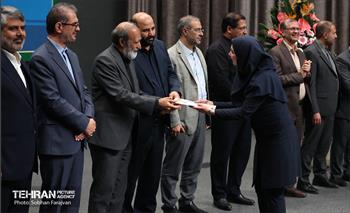 آیین تجلیل از برگزیدگان فصل تابستان مناطق ۲۲ گانه 14