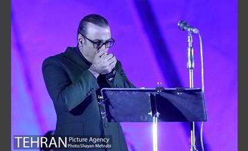 کنسرت آنلاین علیرضا قربانی در میدان آزادی 18