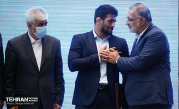 مراسم تجلیل از کشتی‌گیران تیم ملی 42
