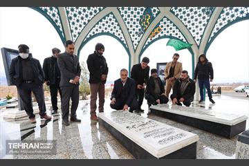 حضور شهردار تهران در گلزار شهدای کرمان 14