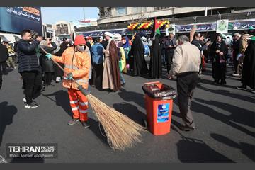 خدمات شهرداری تهران در پایان راهپیمایی ۲۲ بهمن - ۲ 30