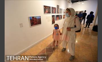 نمایش عکس «زیبایی در جنگ» 28