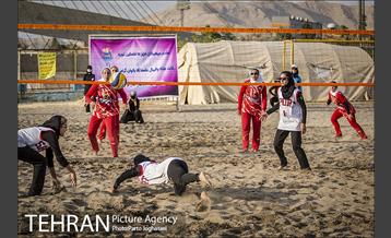 مسابقات والیبال ماسه‌ای زنان تهران 6