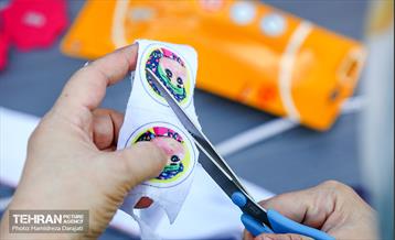 آیین آماده سازی دست سازه های نمدی برای کودکان اربعینی  11