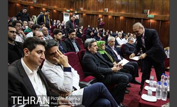 آیین کاشت درخت در بیمارستان شریعتی توسط شهردار تهران 8