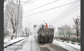 آمادگی نیروهای خدمات شهری در پی بارش‌ برف تهران 8