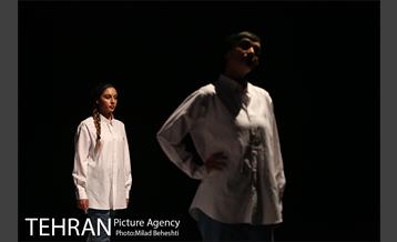 نمایش امشب اینجا 14