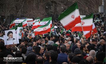 تشییع پیکر ۱۰۰ شهید مردمی و مدافع امنیت در تهران - 3 27