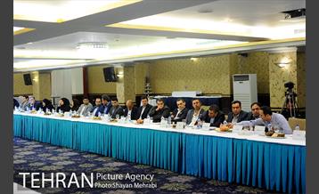 نشست هم اندیشی مدیرعامل سازمان زیباسازی، مدیران کل روابط عمومی بانک های عامل و مدیران شرکت های تبلیغاتی 24