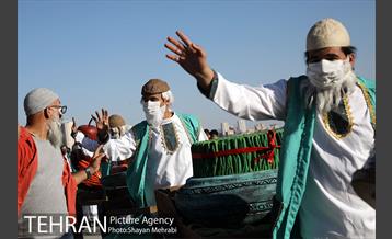 گردهمایی بزرگ عروسک‌های نوروزی در دریاچه شهدای خلیج فارس 5