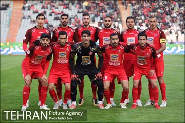 دیدار تیم های پرسپولیس  و صنعت نفت آبادان 8