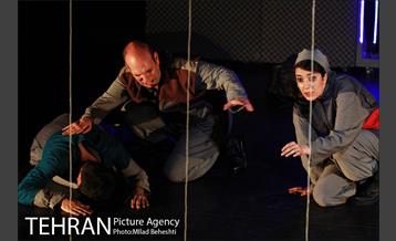 نمایش قاطیغوریاس‎ 16