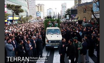تشییع سه شهید گمنام در میدان فاطمی 13