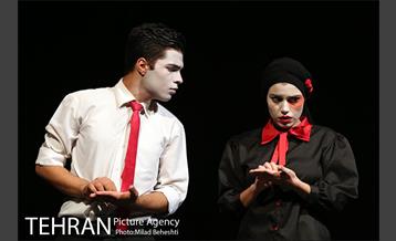 نمایش ماجرای عجیب سگی در شب‎ 6