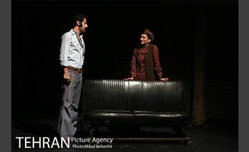 نمایش فیل در تاریکی 1