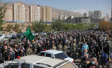 مراسم تشییع و خاکسپاری دوشهید گمنام دفاع مقدس در دریاچه چیتگر 24