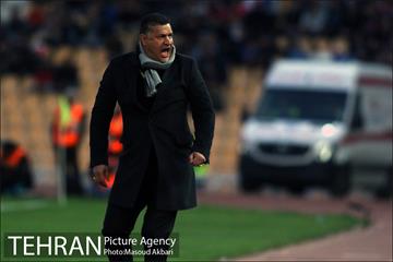دیدار تیم های فوتبال نفت تهران و پرسپولیس