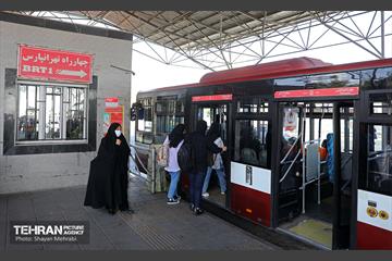 آیین بهره‌برداری از ۴۰ دستگاه اتوبوس دوکابین بازسازی شده 1
