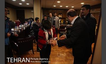 دیدار بچه های باغچه بان با شهردار منطقه شش 12