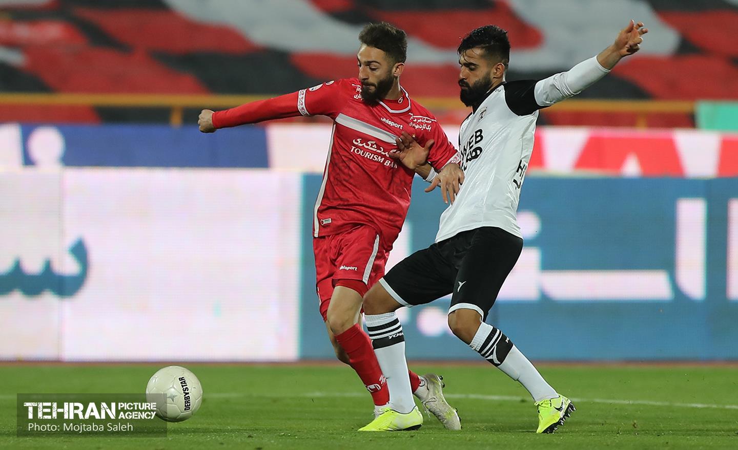 دیدار تیم های فوتبال پرسپولیس و هوادار 25