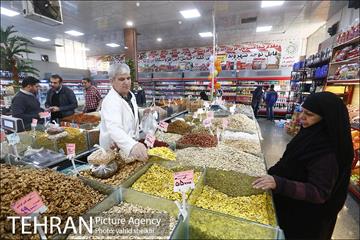 خرید شب یلدا در بازار میوه و تر بار صادقیه 7