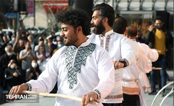 اجرای کارناوال نوروزی لبخند بهار در بوستان دانشجو 11