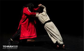 نمایش «سیب، فانوس، کشتی» 16