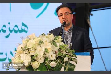 اهتزاز پرچم سبز رضوی بر فراز برج پرچم ایران 11