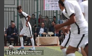 دیدار دوستانه بین پیشکسوتان پرسپولیس-استقلال با کودکان کار 4